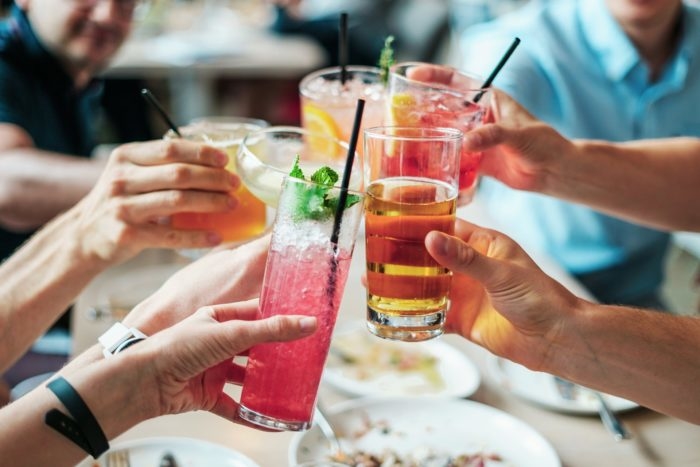 キャンプのお酒はカクテルで乾杯 誰でも簡単にできるカクテルレシピ7選 アウトドアハッカー